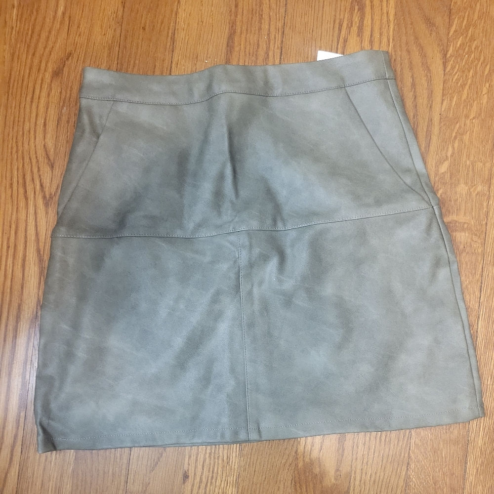 Shinestar Faux Leather Mini Skirt Womens Size Small Green Zip Back Pockets
